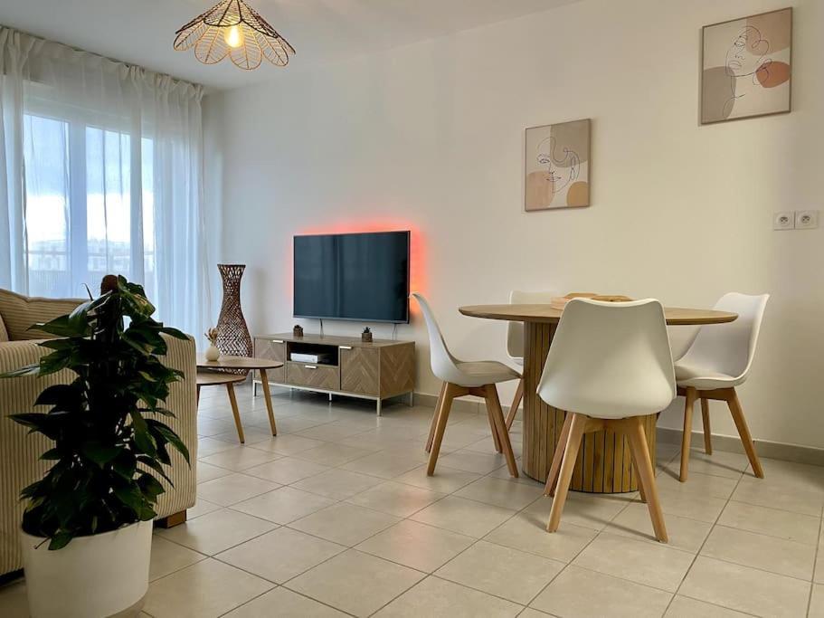 Appartement "Haven" à Saint-Priest  Extérieur photo